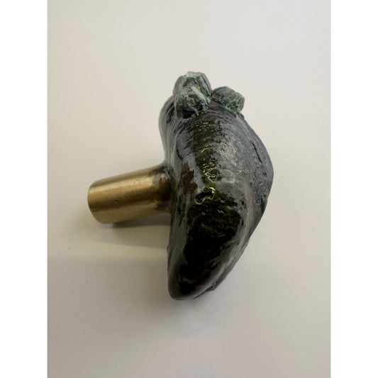 Bay Mussel w/Barnacle Knob